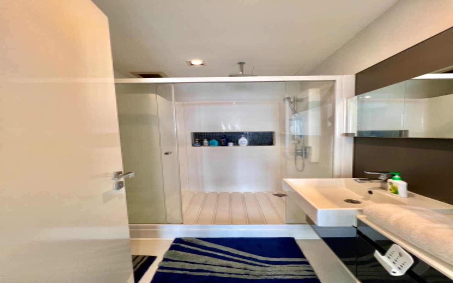 The Room Sukhumvit Bts Punwithi