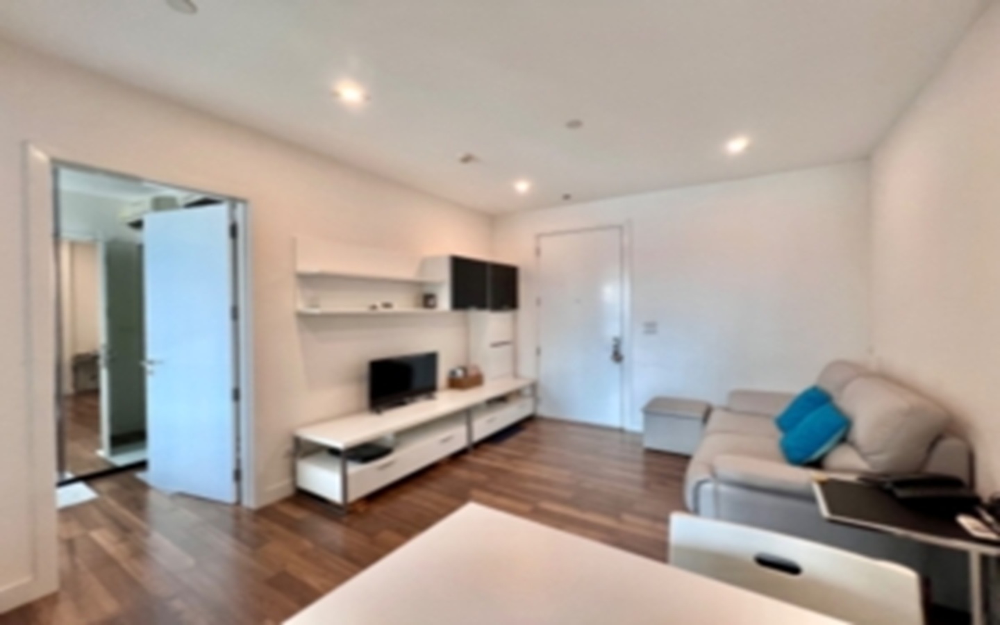 The Room Sukhumvit Bts Punwithi