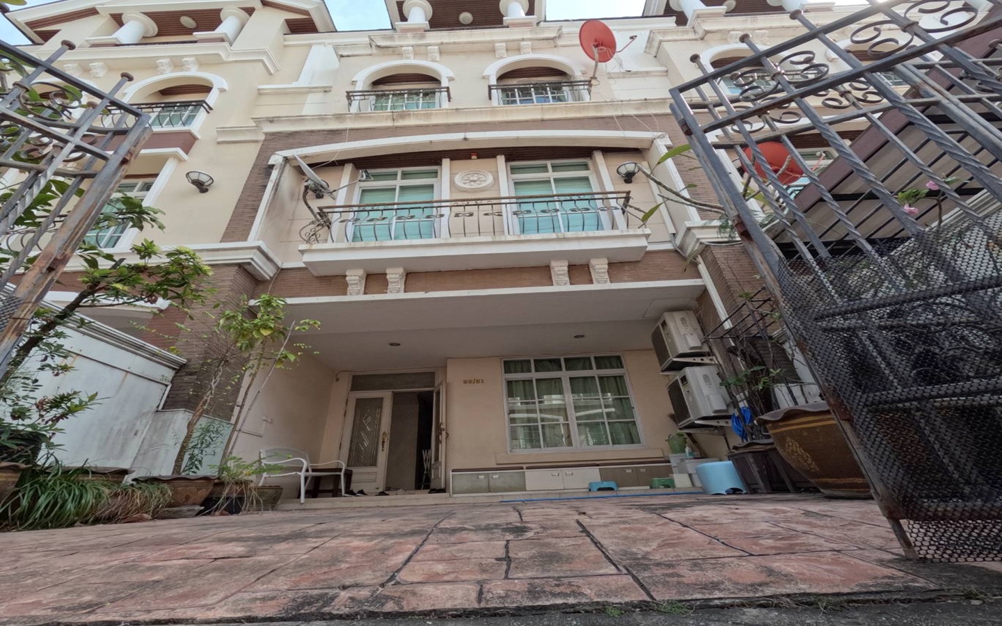 หมู่บ้านอรุณพัฒน์-พระราม3-1 ทาวน์โฮม หมู่บ้านอรุณพัฒน์ พระราม 3-สาธุประดิษฐ์