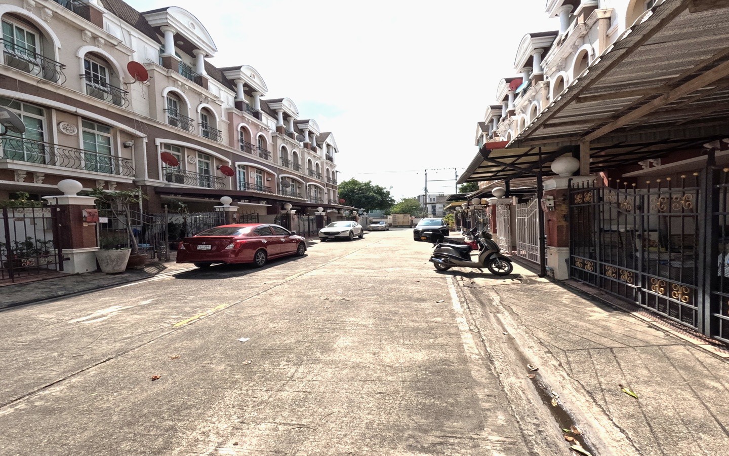 ทาวน์โฮม หมู่บ้านอรุณพัฒน์ พระราม 3-สาธุประดิษฐ์ ทาวน์โฮม หมู่บ้านอรุณพัฒน์ พระราม 3-สาธุประดิษฐ์