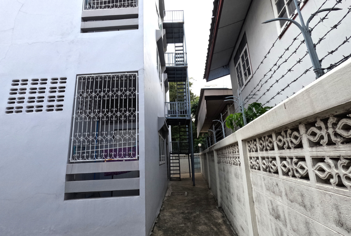 พัชรอพาร์ทเม้นท์ ประชาราษฎร์ สาย1 ซ.32