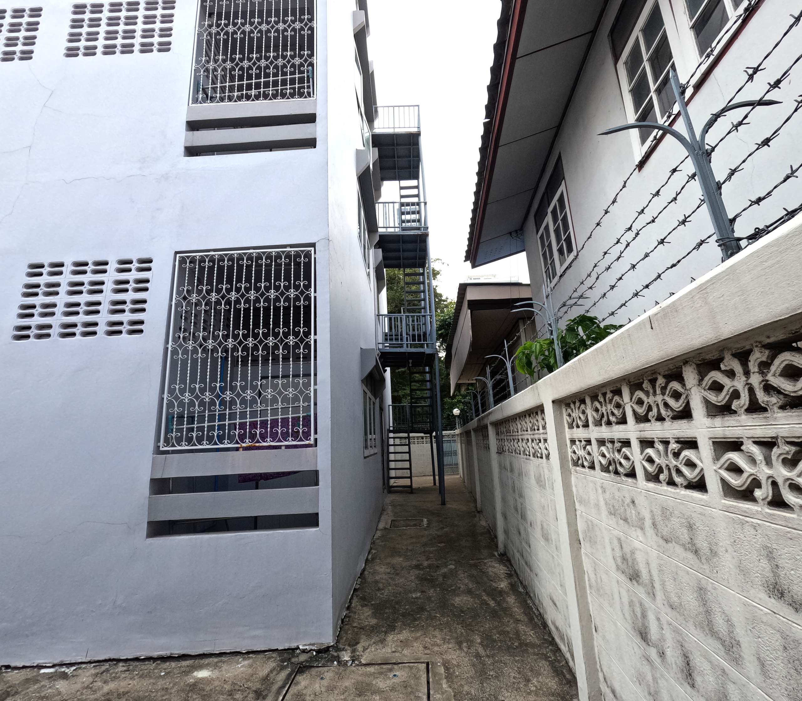 พัชรอพาร์ทเม้นท์ ประชาราษฎร์ สาย1 ซ.32