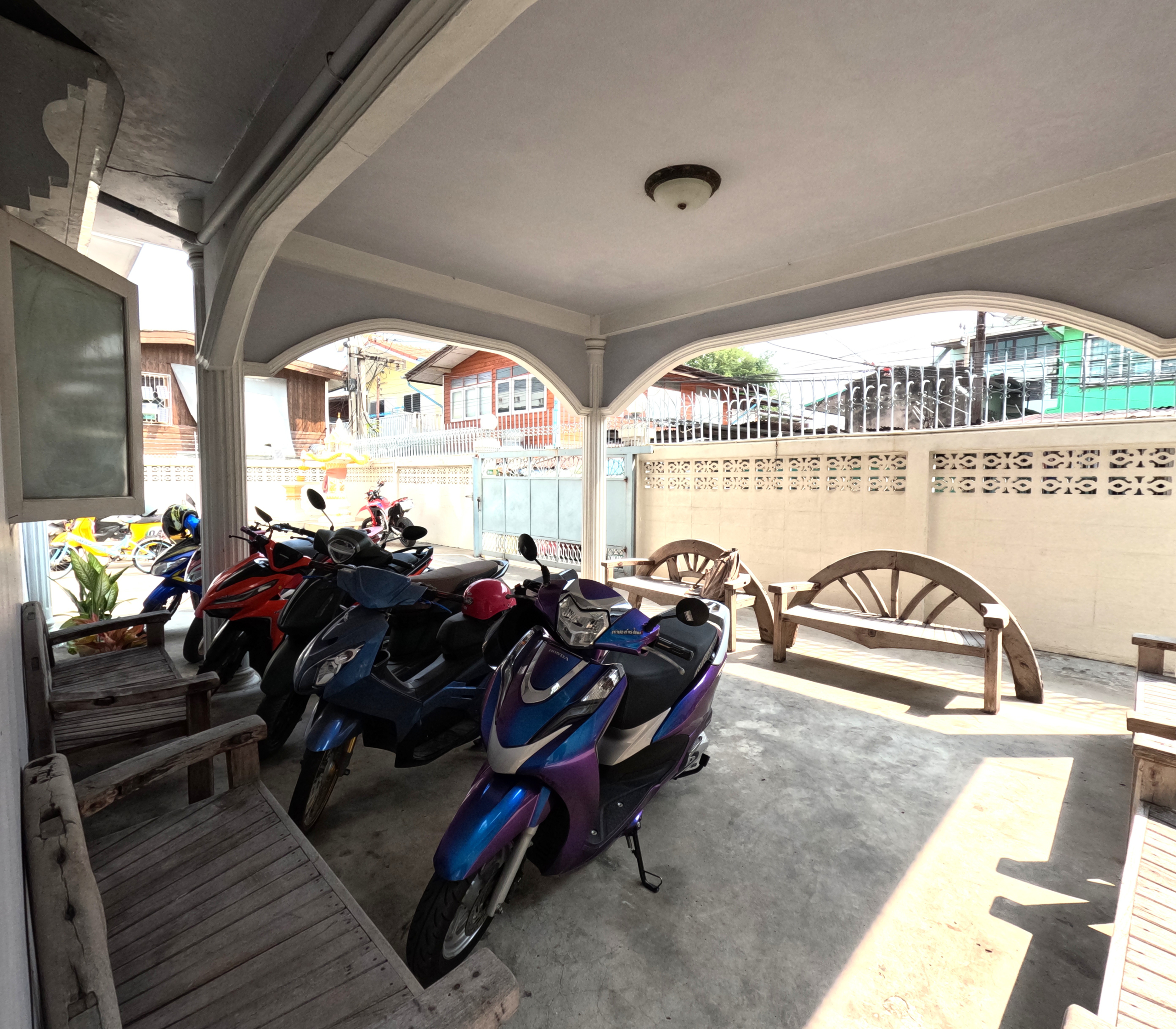 พัชรอพาร์ทเม้นท์ ประชาราษฎร์ สาย1 ซ.32