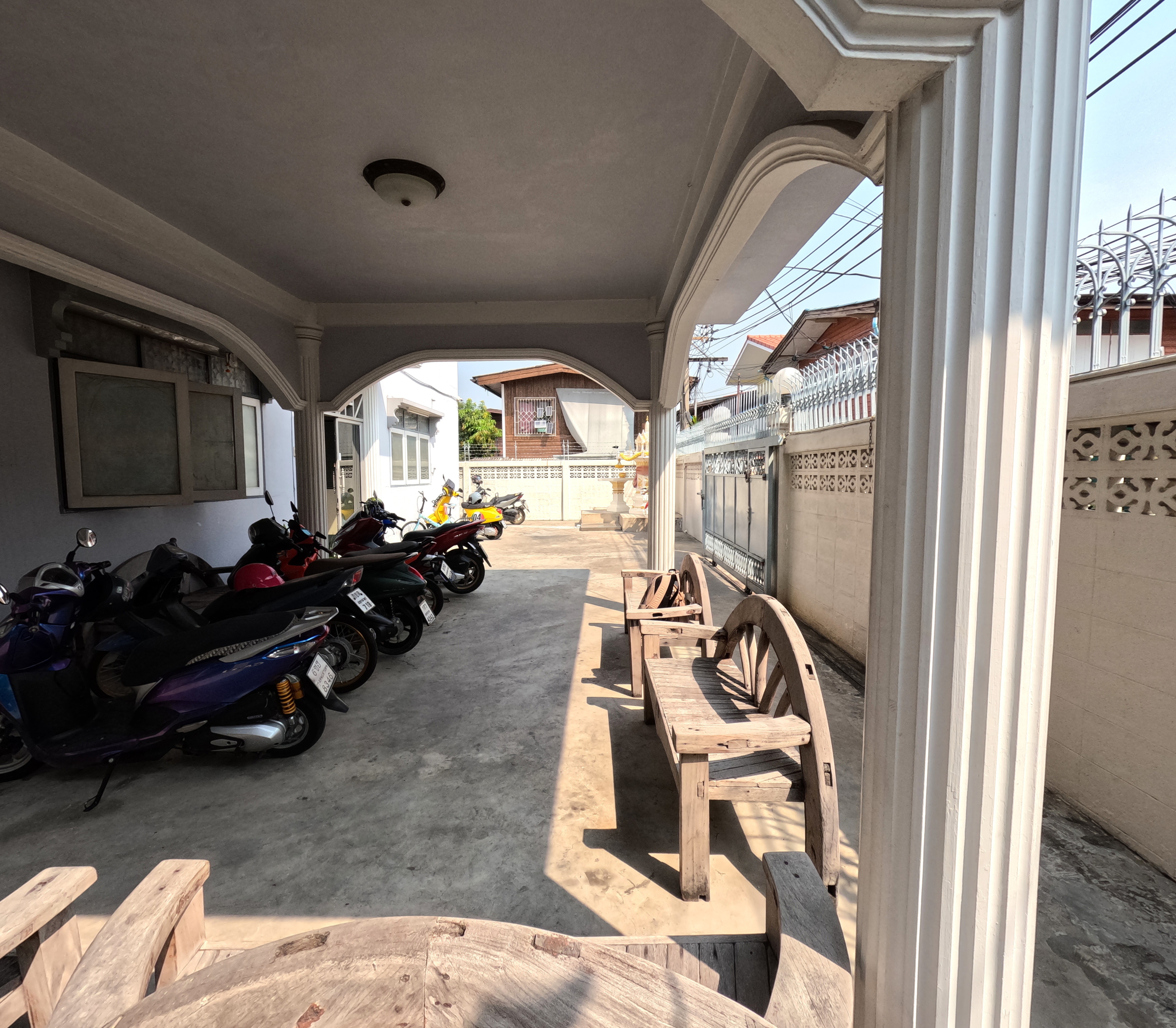 พัชรอพาร์ทเม้นท์ ประชาราษฎร์ สาย1 ซ.32