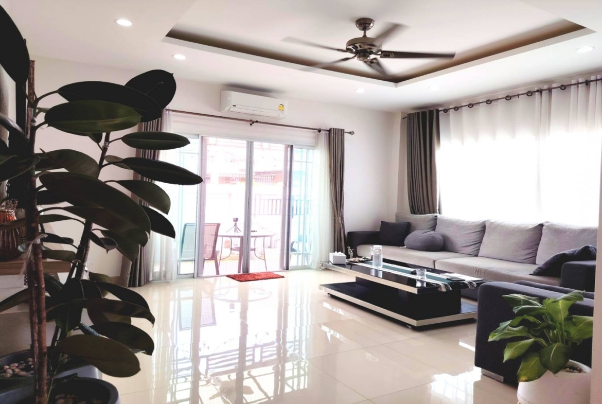 บ้านอิ่มอัมพร2 -66.1ตรว. หลังมุมใกล้ BtsและMrtบางหว้า