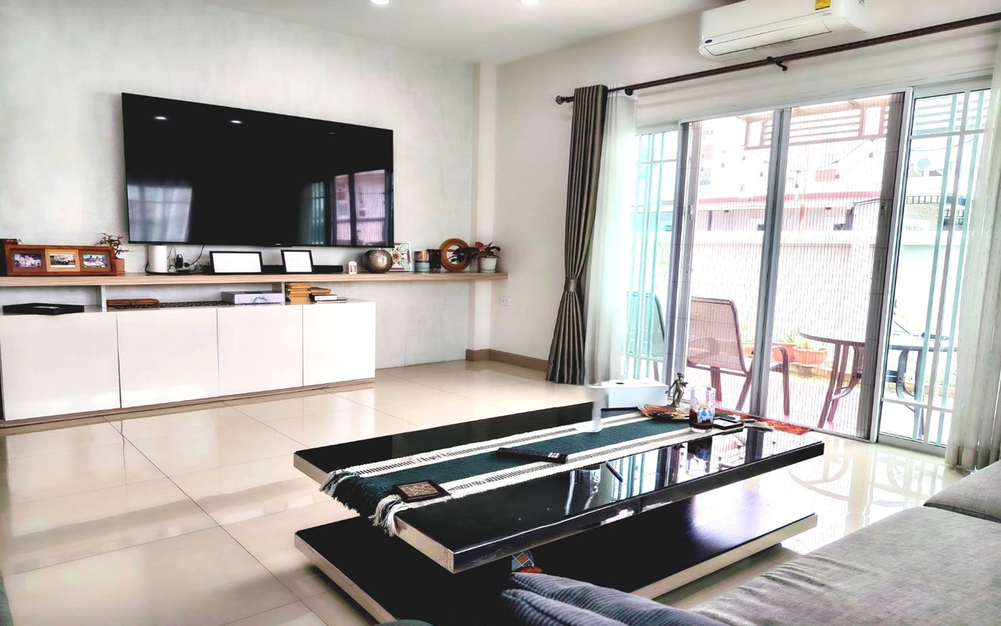 บ้านอิ่มอัมพร2 บ้านอิ่มอัมพร2 -66.1ตรว. หลังมุมใกล้ BtsและMrtบางหว้า