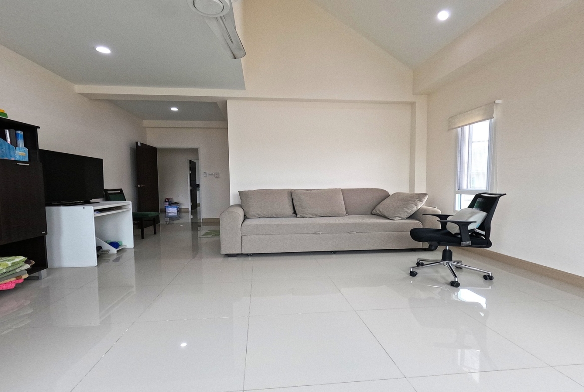 บ้านอิ่มอัมพร2 -66.1ตรว. หลังมุมใกล้ BtsและMrtบางหว้า