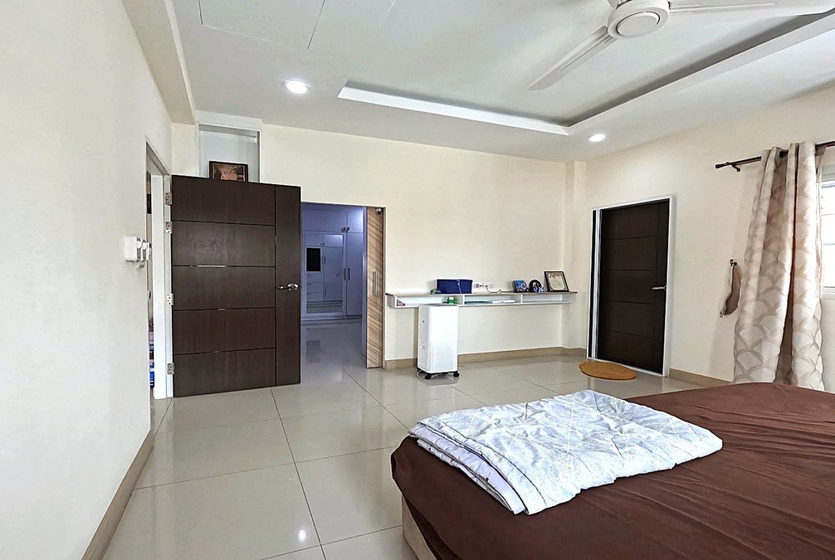 บ้านอิ่มอัมพร2 -66.1ตรว. หลังมุมใกล้ BtsและMrtบางหว้า