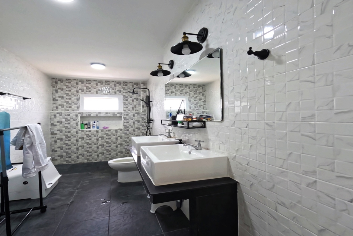 บ้านอิ่มอัมพร2 -66.1ตรว. หลังมุมใกล้ BtsและMrtบางหว้า