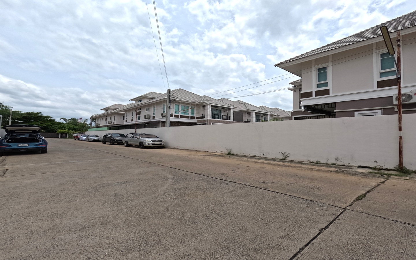 บ้านอิ่มอัมพร2 บ้านอิ่มอัมพร2 -66.1ตรว. หลังมุมใกล้ BtsและMrtบางหว้า