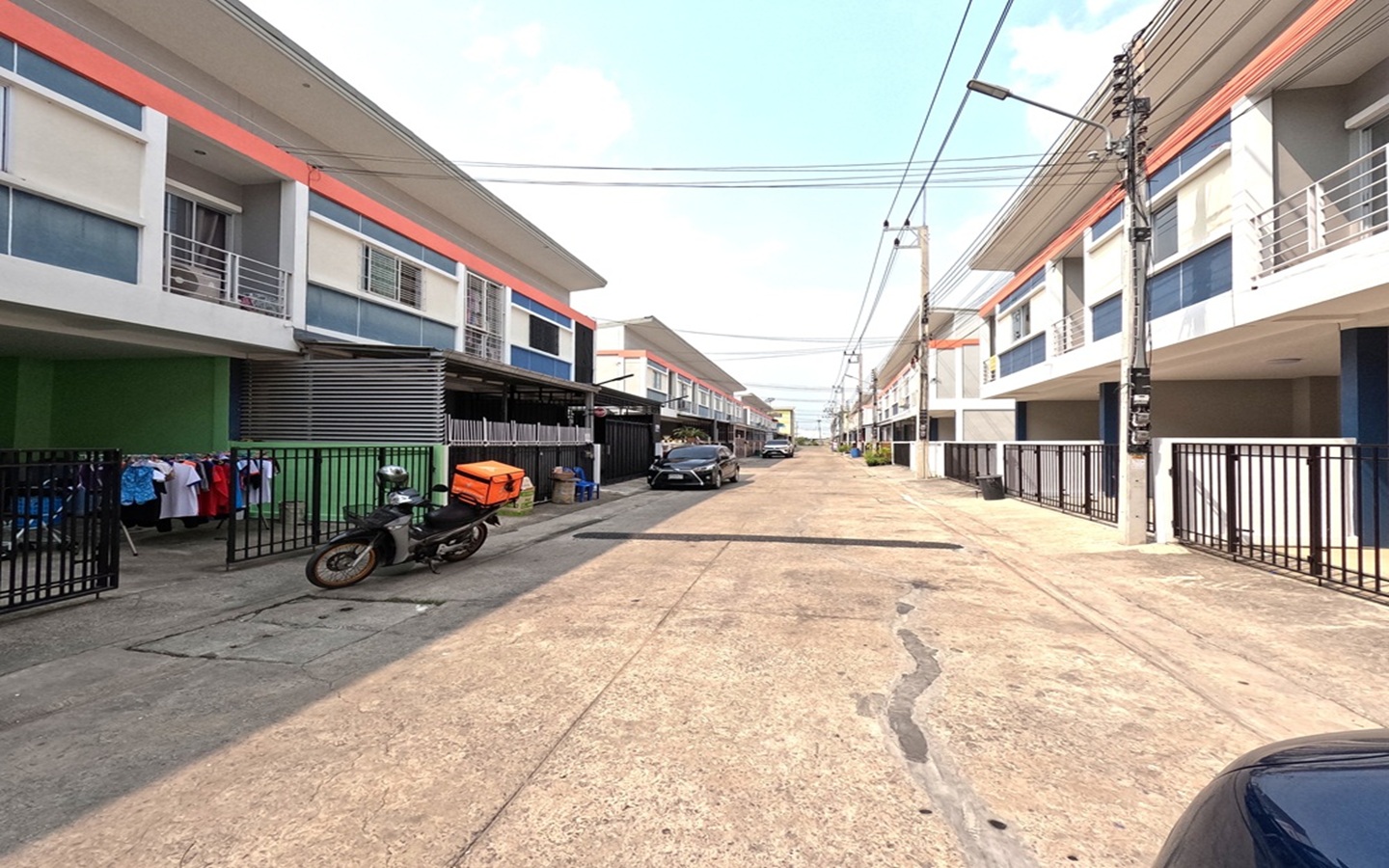 ทาวน์โฮม พระปิ่น12 พุทธสาคร สภาพดี