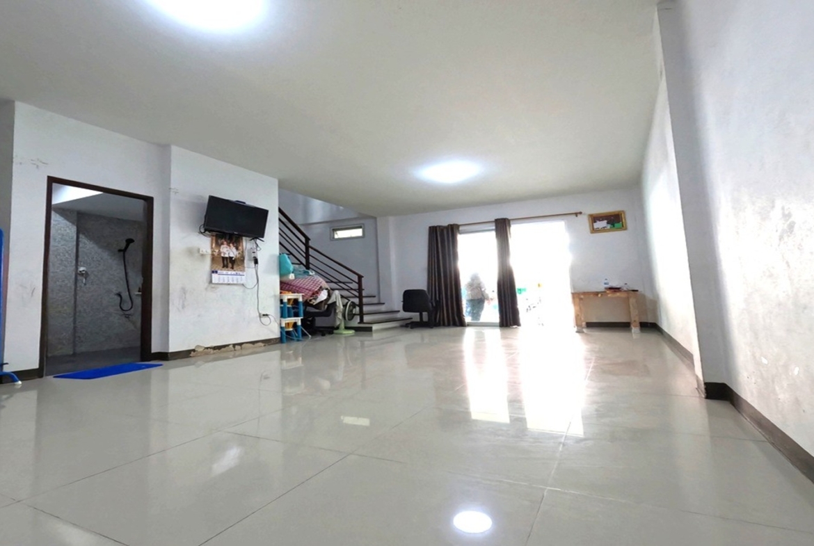 ทาวน์โฮม พระปิ่น12 พุทธสาคร สภาพดี