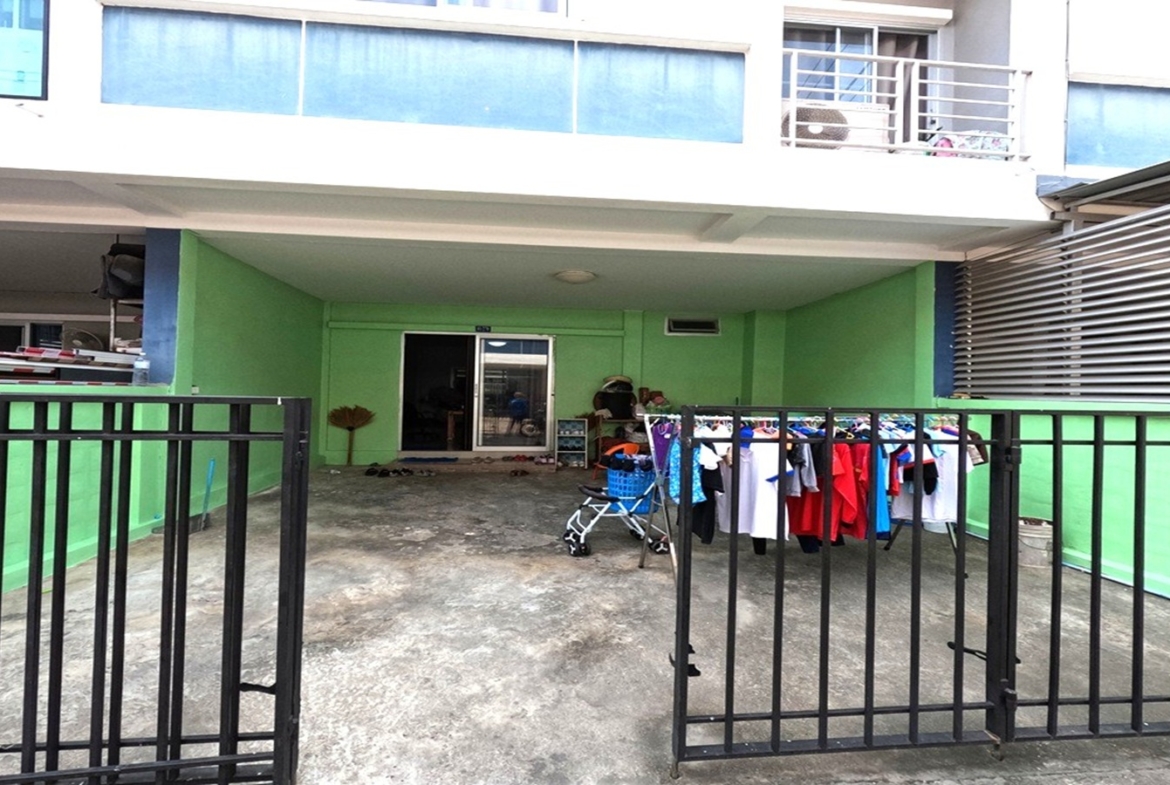 ทาวน์โฮม พระปิ่น12 พุทธสาคร สภาพดี