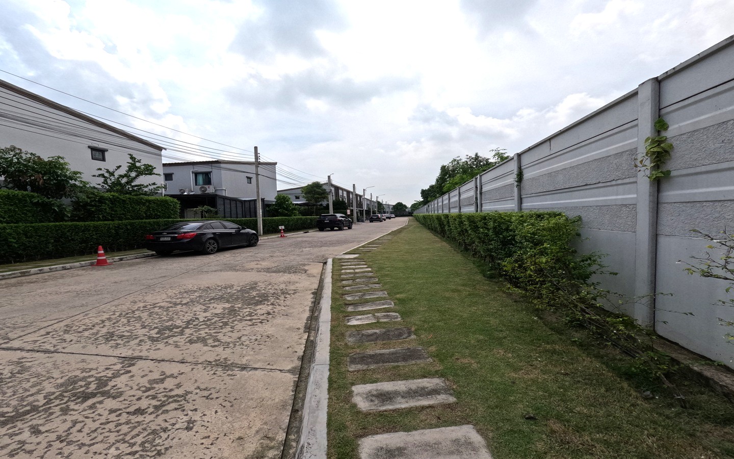 ทาวน์โฮมพลีโน่ พระราม9-กรุงเทพกรีฑา2ตัดใหม่