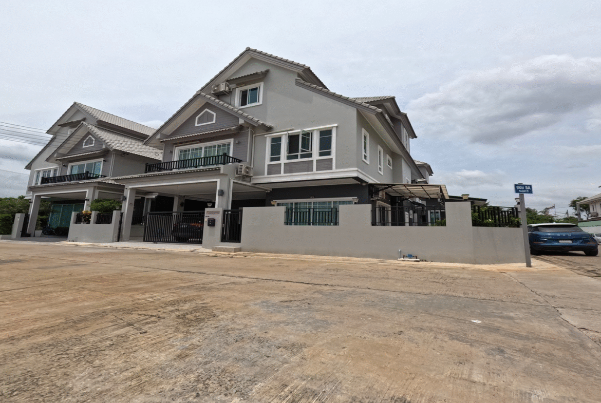 บ้านอิ่มอัมพร2 -66.1ตรว. หลังมุมใกล้ BtsและMrtบางหว้า