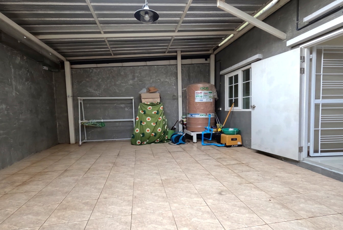 ทาวน์โฮม โกลเด้นทาวน์2 ต่อเติม พร้อมอยู่