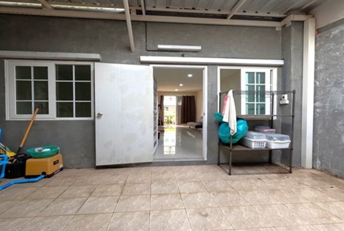 ทาวน์โฮม โกลเด้นทาวน์2 ต่อเติม พร้อมอยู่