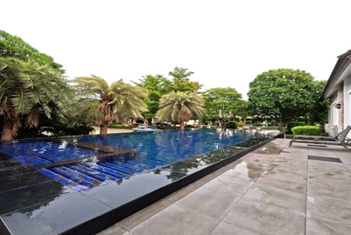 ทาวน์โฮม โกลเด้นทาวน์2 ต่อเติม พร้อมอยู่