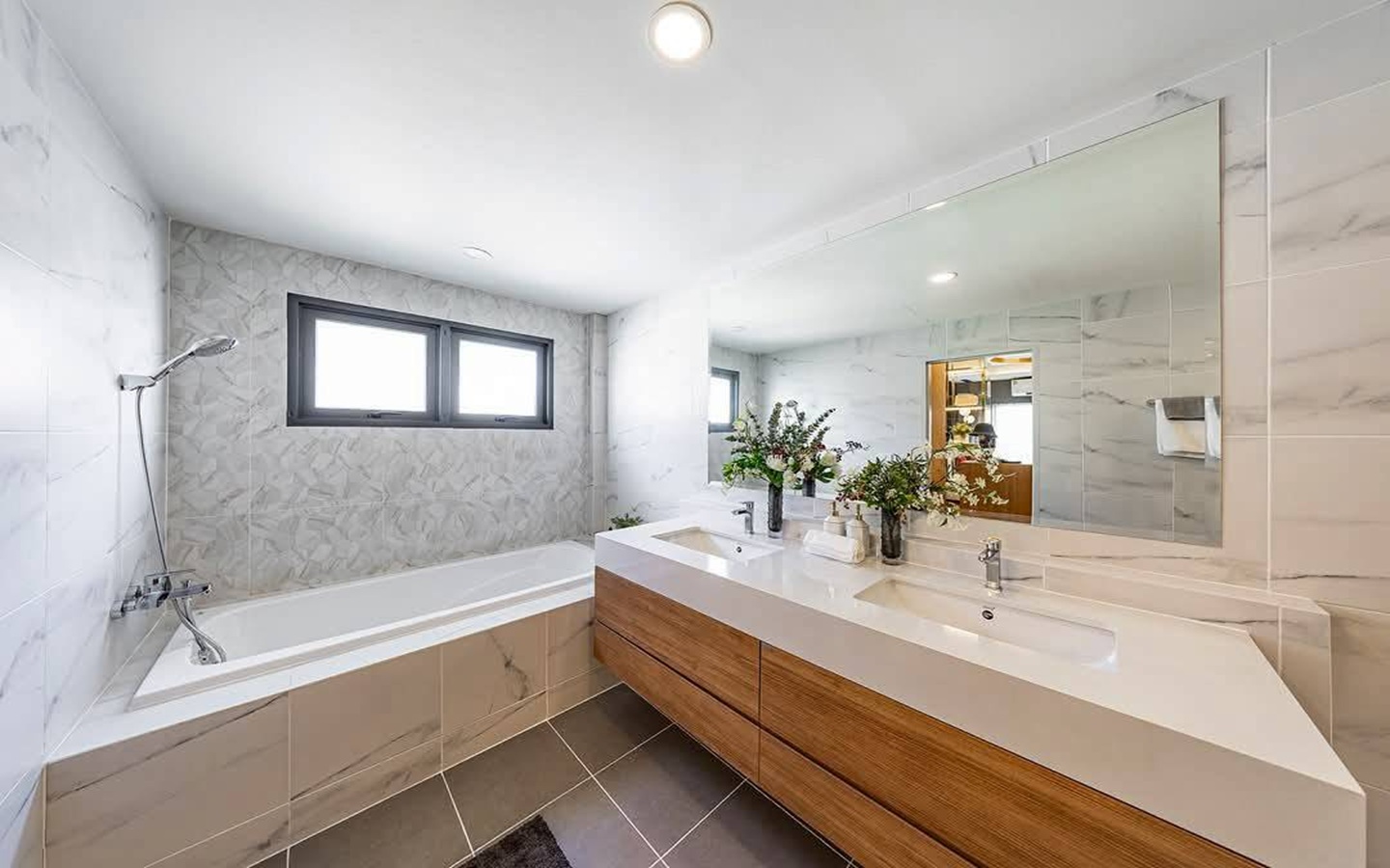 เซนโทร วิภาวดี ภายในซอยช่างอากาศอุทิศ 15/1 เซนโทร วิภาวดี ภายในซอยช่างอากาศอุทิศ 15/1