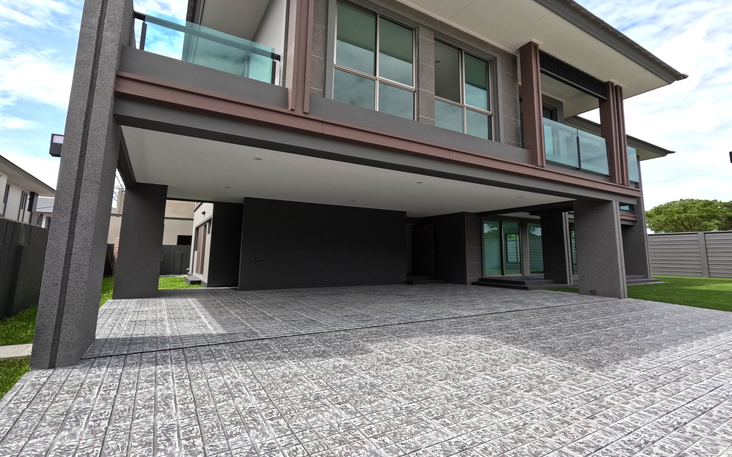 The PalmChaengwattana-Chaiyaphrue2High class