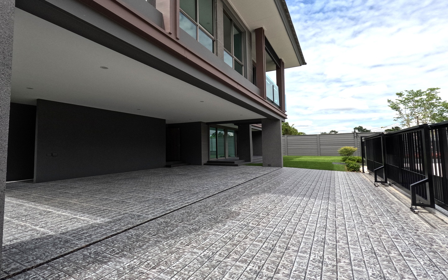 The PalmChaengwattana-Chaiyaphrue2High class